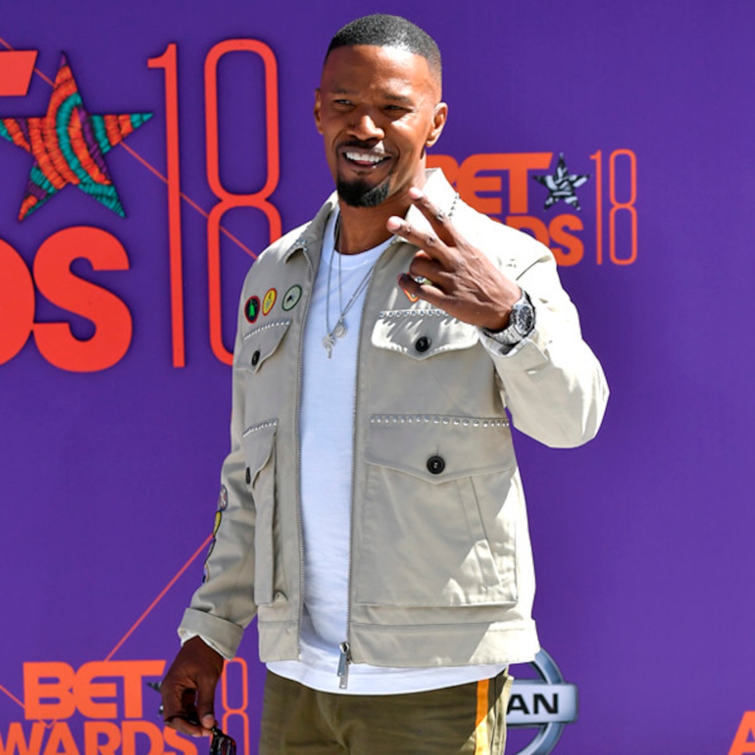 Jamie Foxx Opens Up About His Household’s “Unimaginable Hardships” Amid the Pandemic and His Sister’s Dying – E! On-line Jamie Foxx Opens Up About His Household’s “Unimaginable Hardships” Amid the Pandemic and His Sister’s Dying – E! On-line